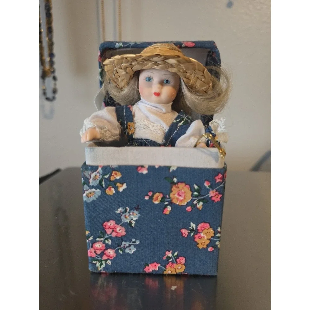 Porcelain Doll Blonde Hair and hat With SPECIAL BOX collectable‎ doll ornamental